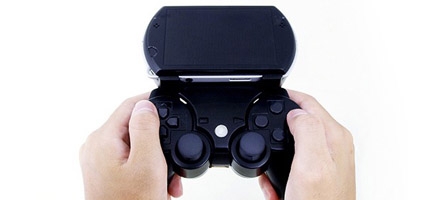 Fixez votre Dual Shock 3 à votre PSP Go